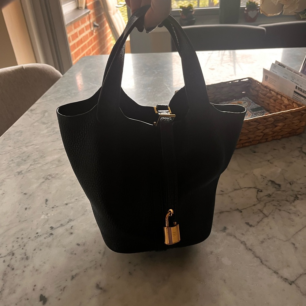 Bag, leather, price is set